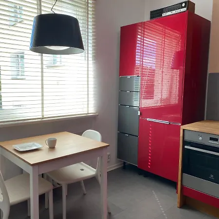 Kawalerka W Centrum Gdyni Z Osobna Kuchnia, 15 Min Spacerem Od Morza